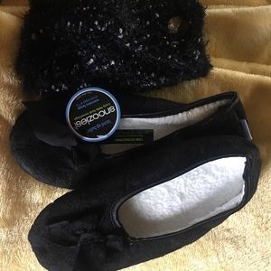 Snoozies cozy foot coverings + warm comfy socks